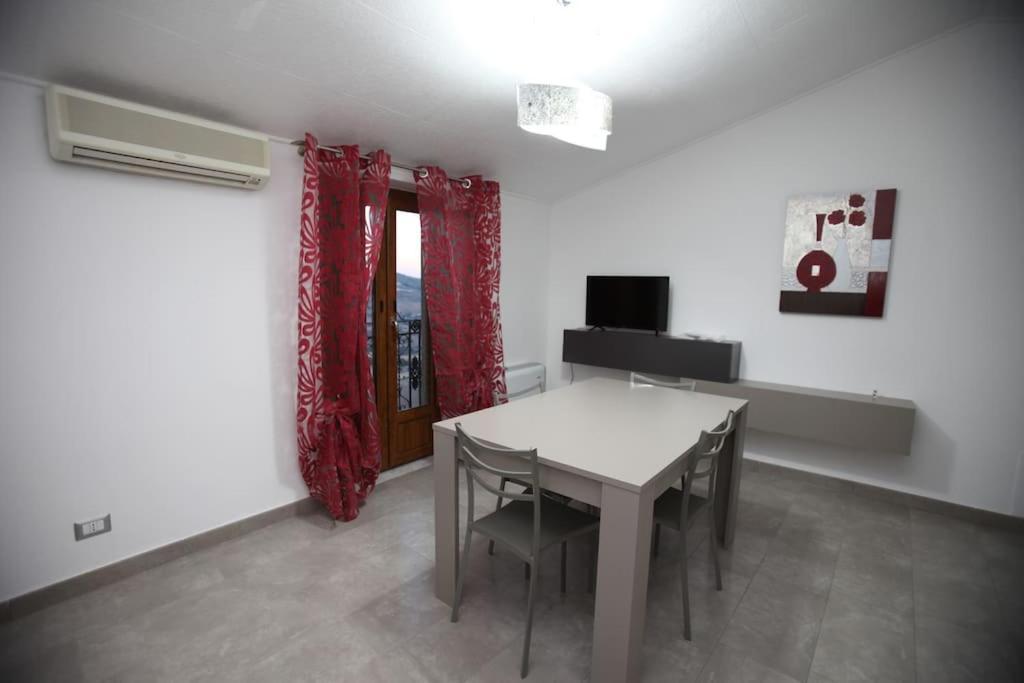 Casa Vacanze Da Pietro Gangi Esterno foto